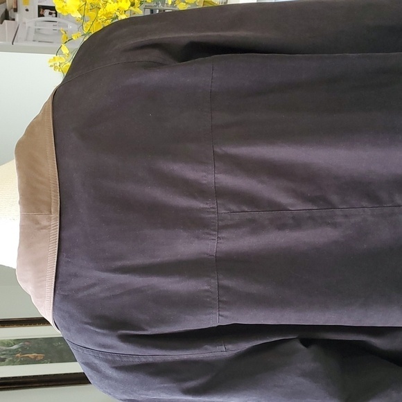 Trench coat with zip out lining  BY Gllery size med. Black/tan. Big pock… - Picture 7 of 14